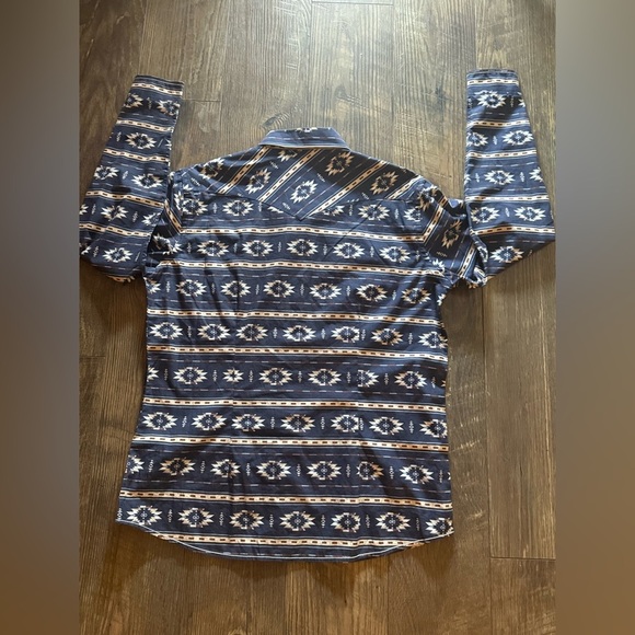 Panhandle Aztec Western button up - Picture 11 of 11